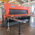 विक्रीसाठी हायड्रॉलिक गिलाओटिन शेरिंग मशीन